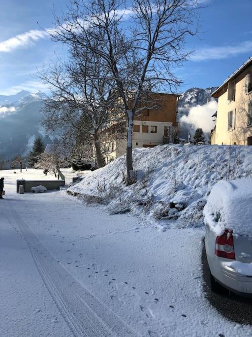 Appartement Rez De Jardin Montée De L'alpe D'huez *