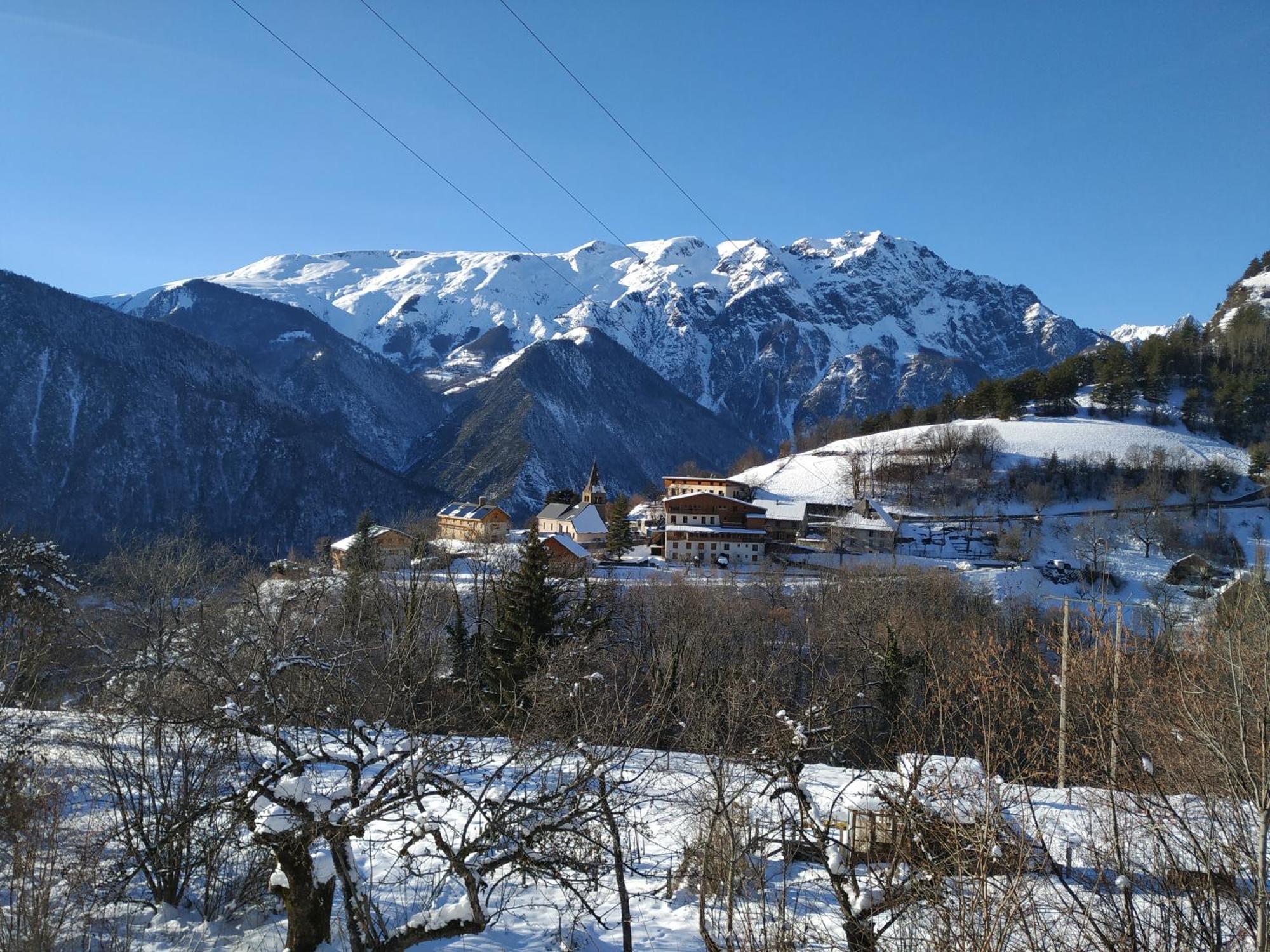 Appartement Rez De Jardin Montée De L'alpe D'huez La Garde (Isere)